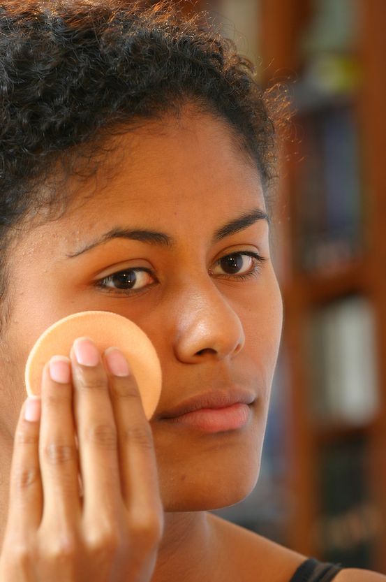 MUST READ: Quick Makeup Tips and Tricks Applying%20foundation